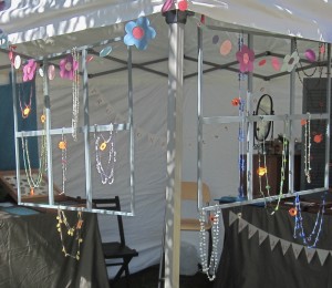 truejune-jewelry-display-for-market-booths-17